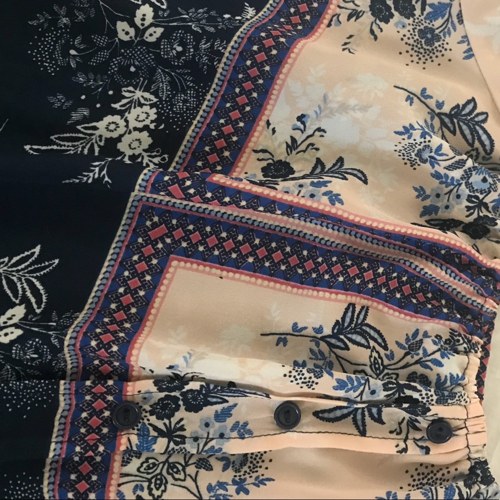 Patterned, Off-Shoulder Blouse - Picture 5 of 5
